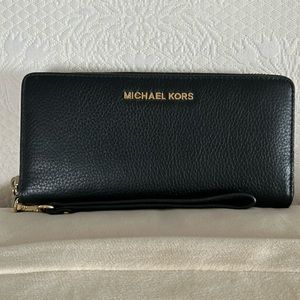 New Michael Kors Black Leather Jet Set Travel Wallet Wristlet Large